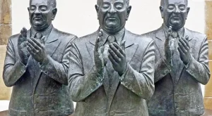 Düştüysek ölmedik ya! Kalkarız annadın mı?